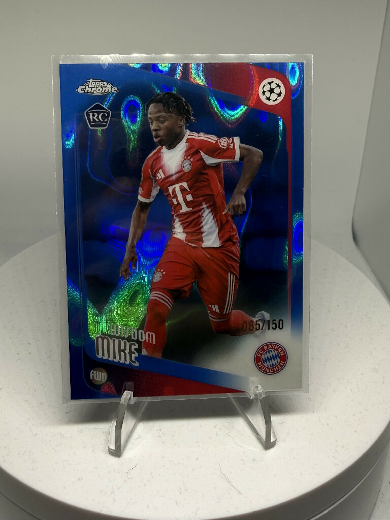 2025/26 Topps Chrome Wisdom Mike Blue Refractor Rookie /150 Bayern Munich RC